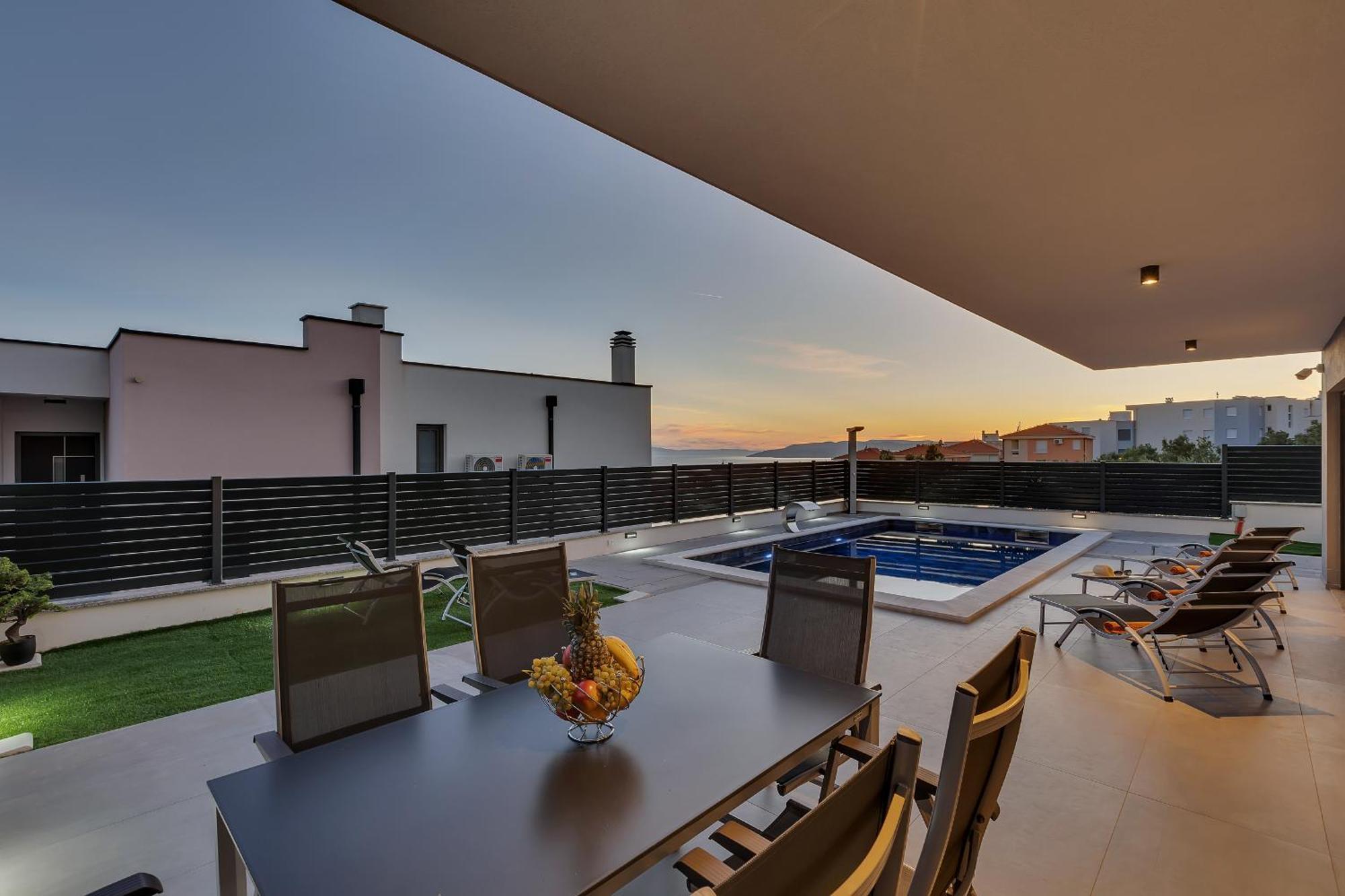 Villa Adria Макарска Экстерьер фото