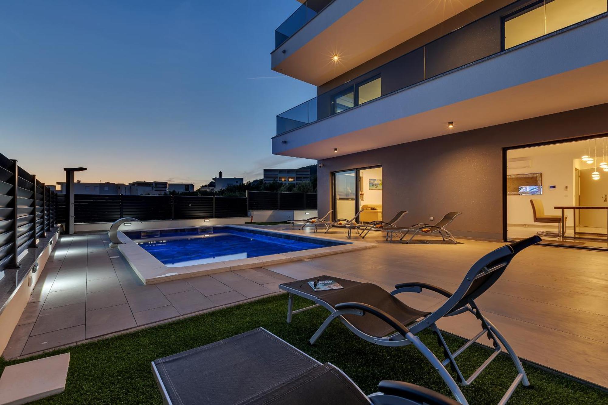 Villa Adria Макарска Экстерьер фото